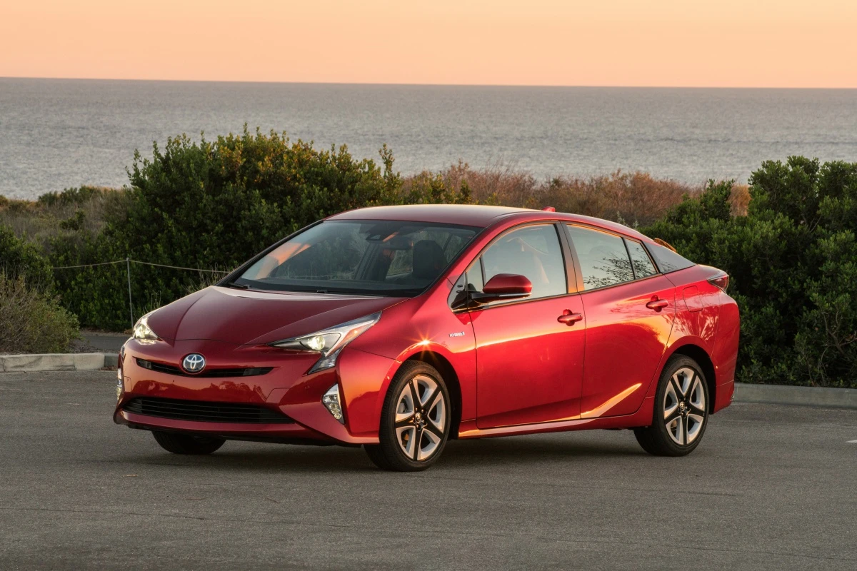 Toyota Prius 2016 class="wp-image-460902"