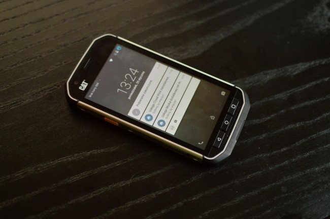 CAT-S40-1