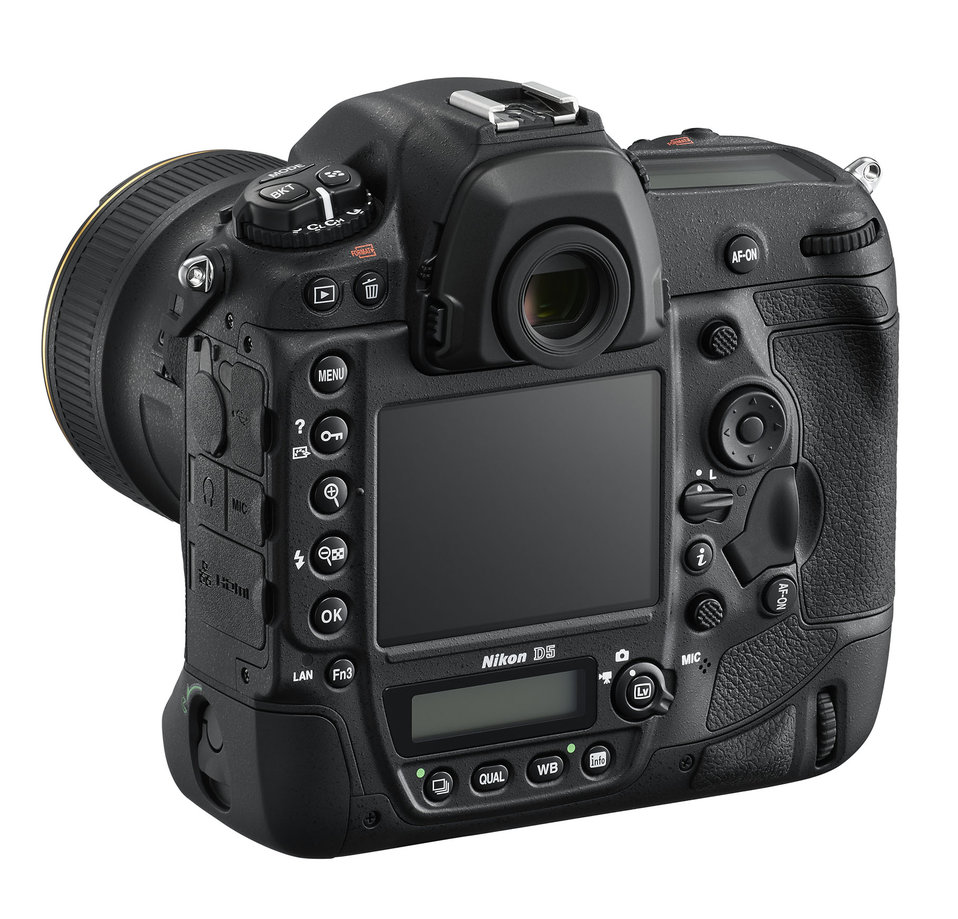 nikon-d5-3 class="wp-image-458734" 