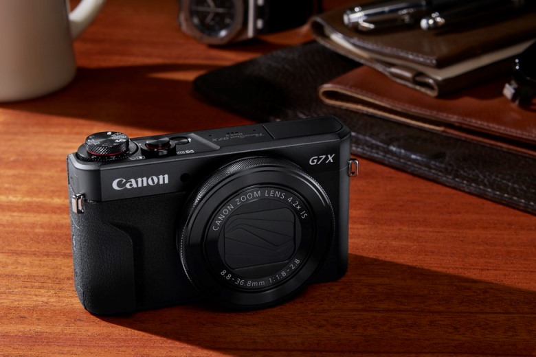 PowerShot G7X Mark II_lifestyle class="wp-image-473333" 