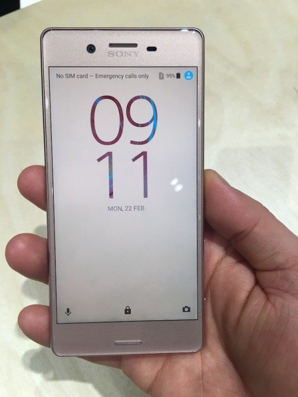 Xperia X, 1
