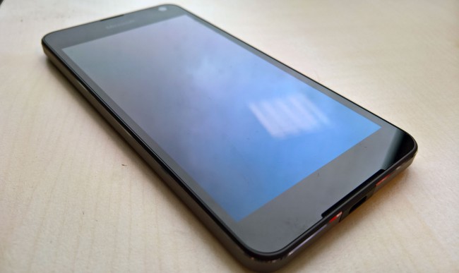 Lumia 650 class="wp-image-474541" 