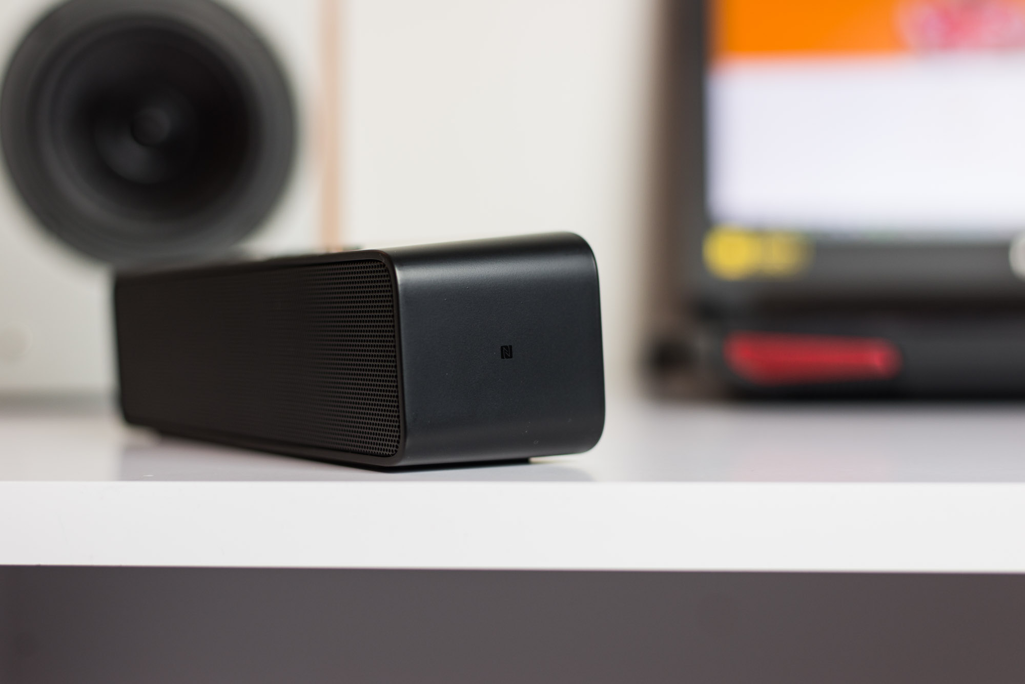 Razer Leviathan Mini łączy się przez NFC. class="wp-image-476727" 