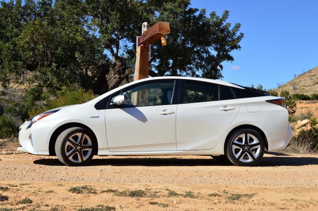 toyota prius 2016