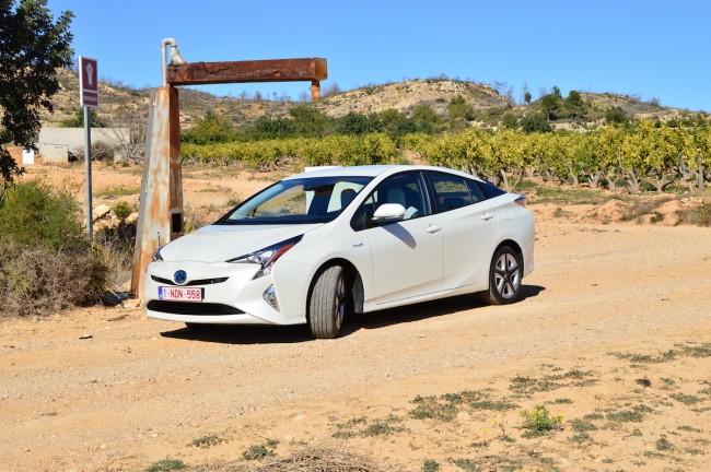 toyota prius 2016