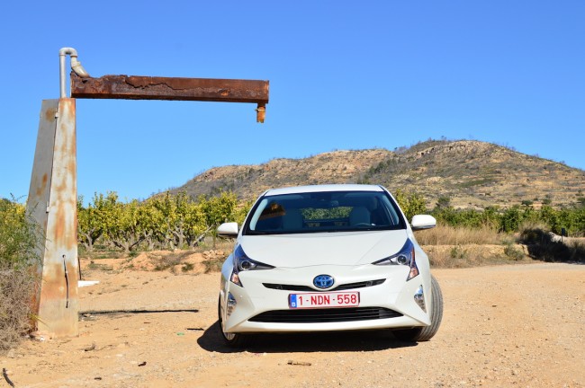 toyota prius 2016