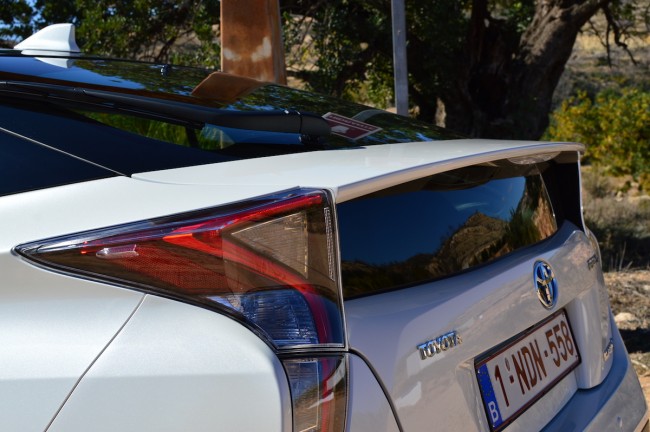toyota prius 2016