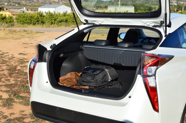 toyota prius 2016