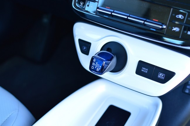 toyota prius 2016