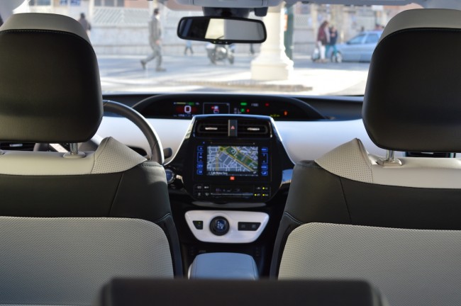 toyota prius 2016