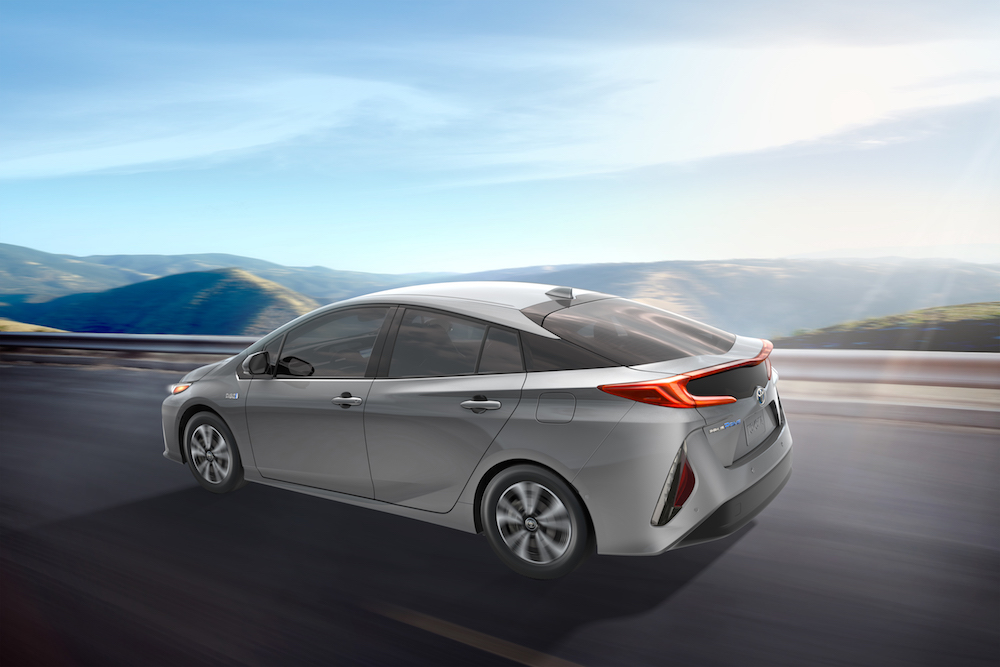 2017_Toyota_Prius_Prime_04_F64C6364D93ADA47A176EEC31F97996D849E6212 class="wp-image-487171" 