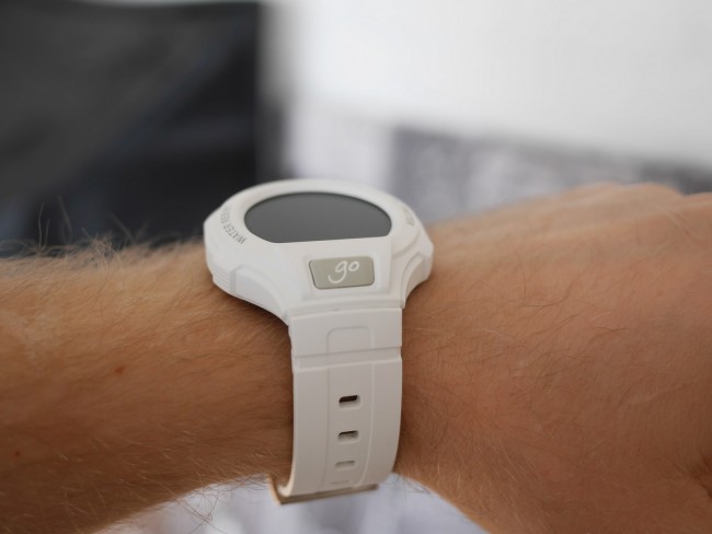 Alcatel Onetouch GoWatch to niedrogi i odporny smart zegarek class="wp-image-481616" 