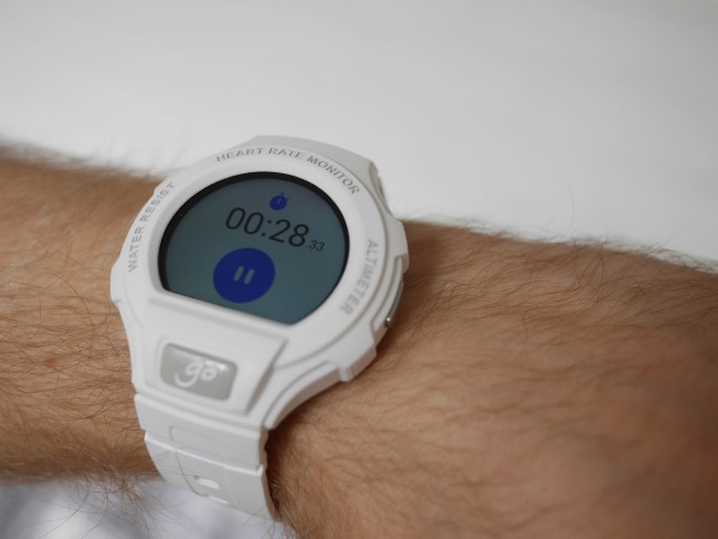 Alcatel Onetouch GoWatch to niedrogi i odporny smart zegarek class="wp-image-481622" 