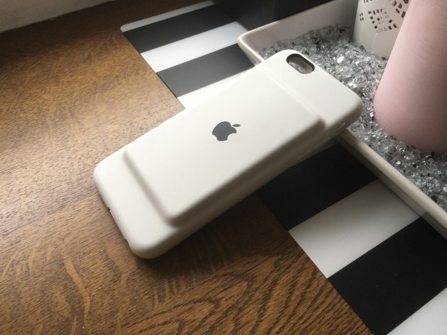 Apple Smart Battery Case - Post-PC class="wp-image-480478" 
