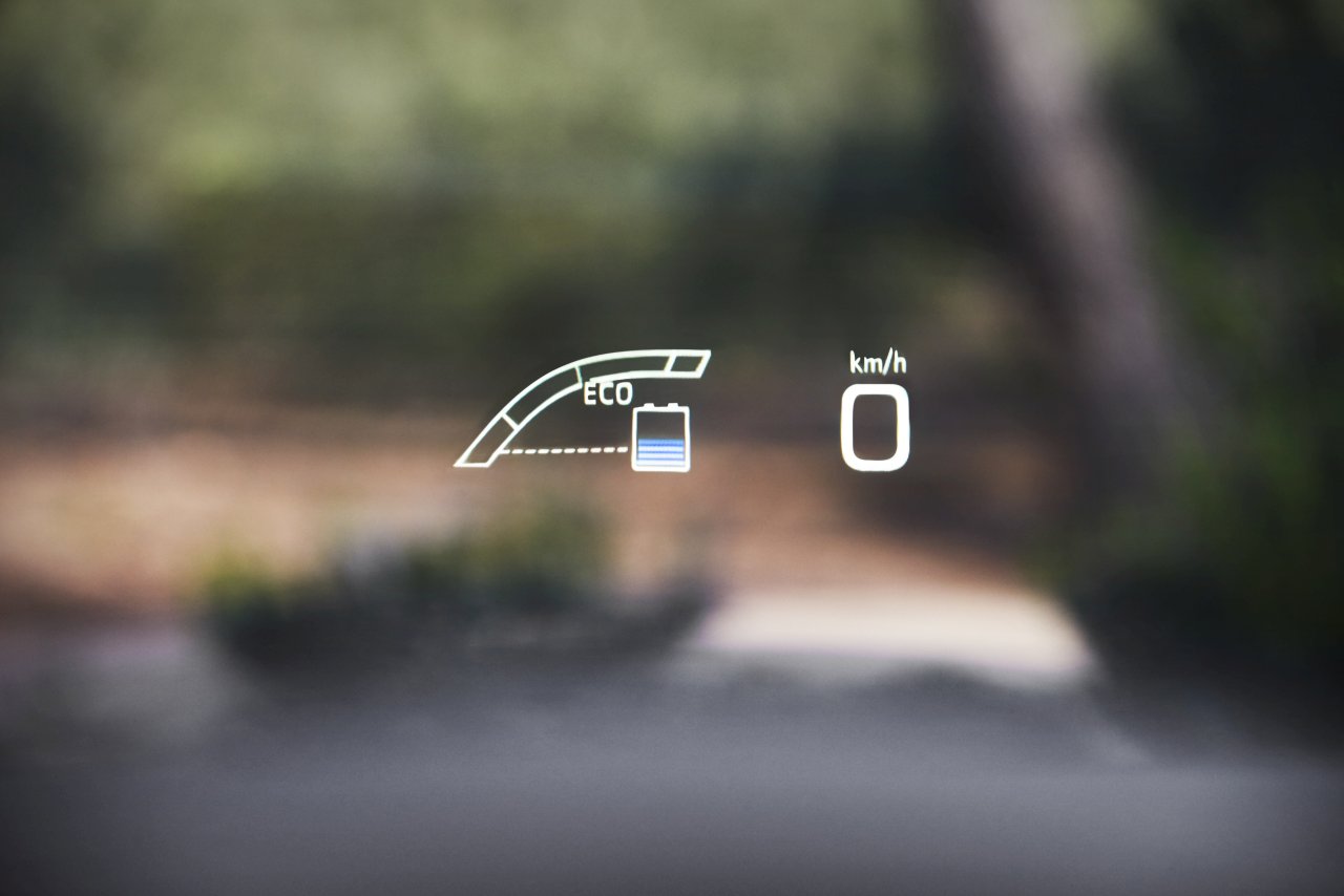 large_prius_int_14 class="wp-image-487924" 