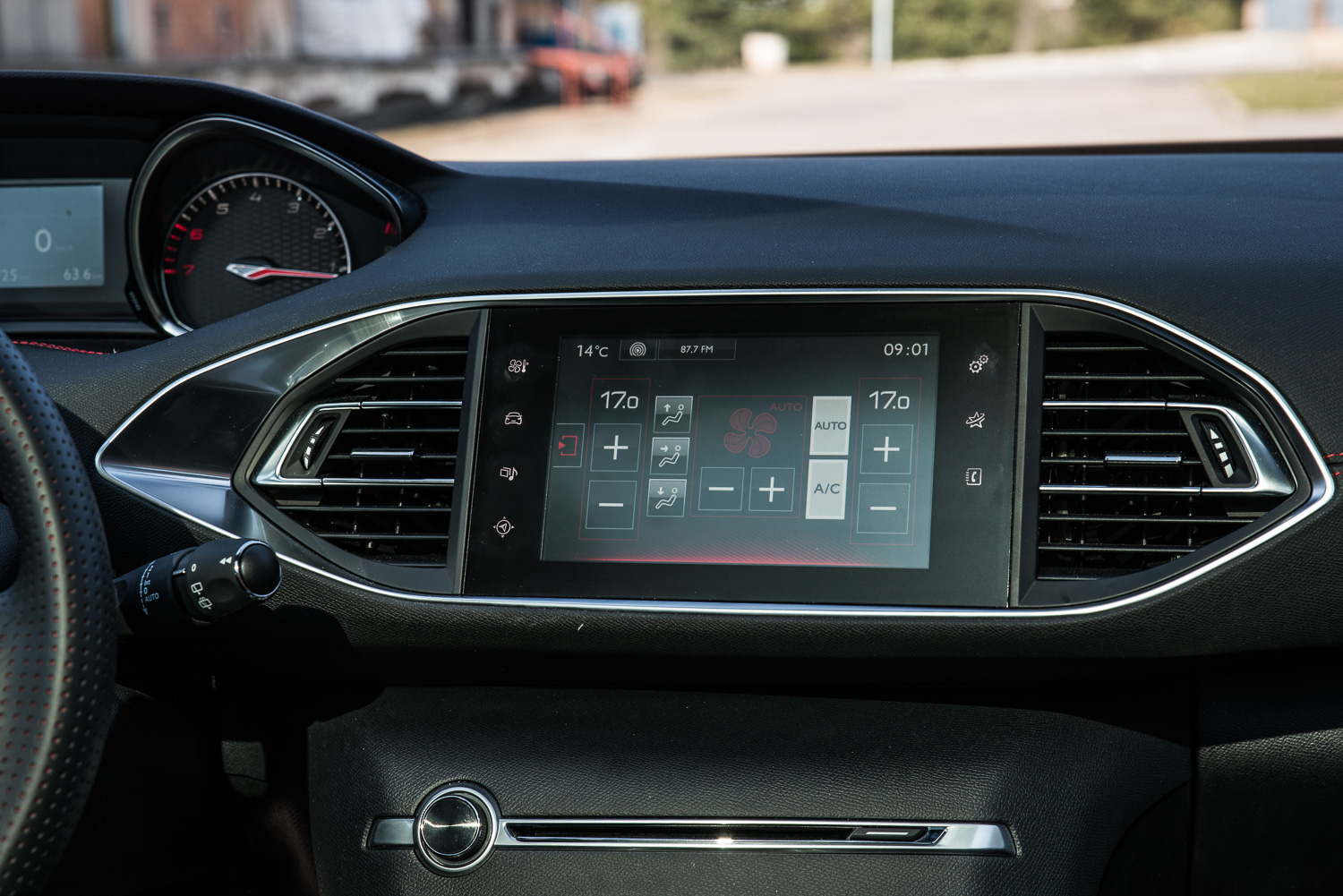 peugeot-308-gti-1-002 