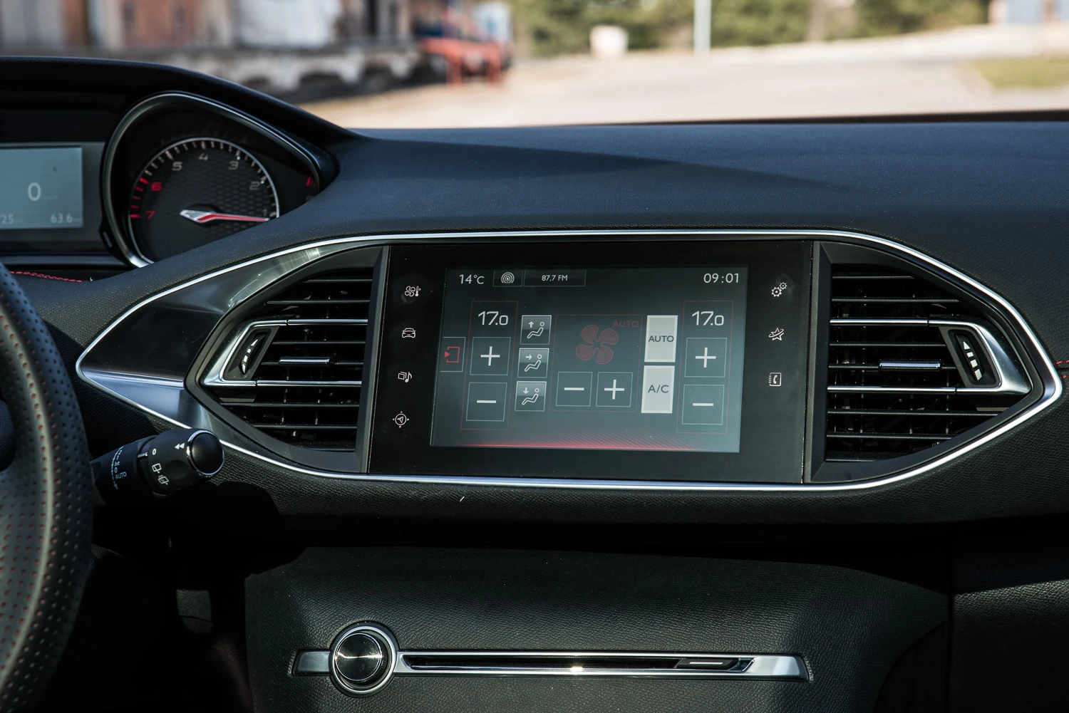 peugeot-308-gti-1-002