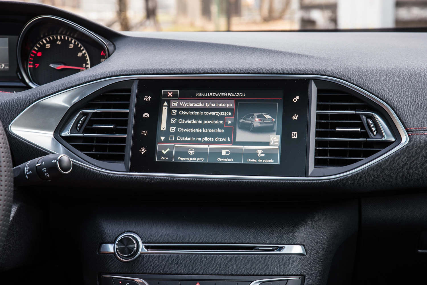 https://ocs-pl.oktawave.com/v1/AUTH_2887234e-384a-4873-8bc5-405211db13a2/spidersweb/2016/03/peugeot-308-gti-1-005.jpg