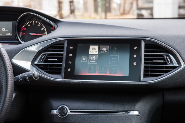https://ocs-pl.oktawave.com/v1/AUTH_2887234e-384a-4873-8bc5-405211db13a2/spidersweb/2016/03/peugeot-308-gti-1-007-650x434.jpg