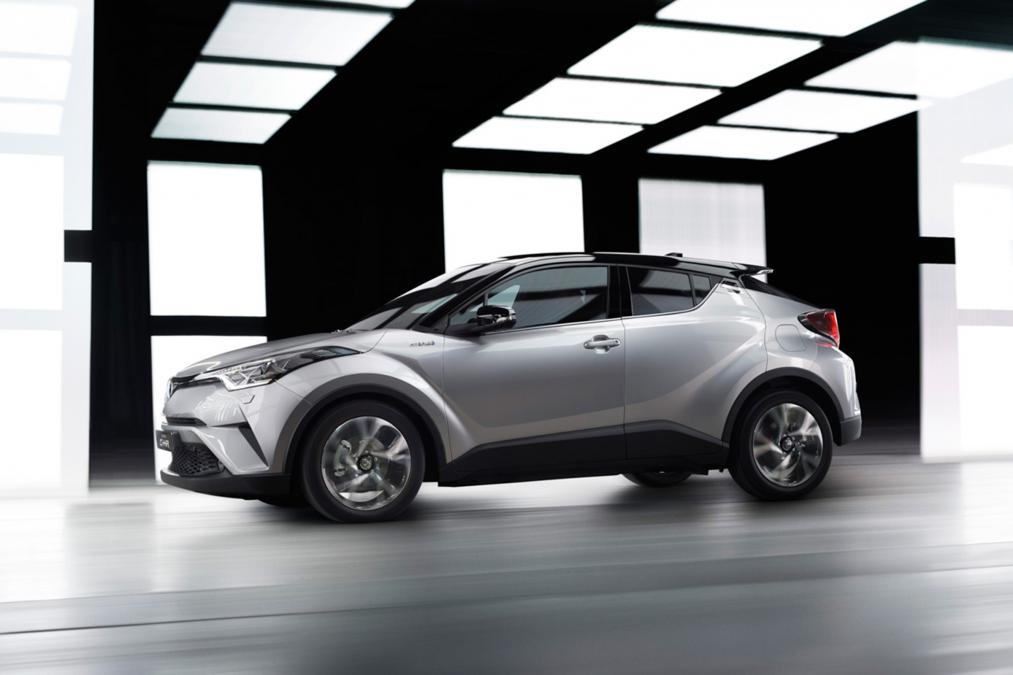 toyota-c-hr-1 class="wp-image-477124" 
