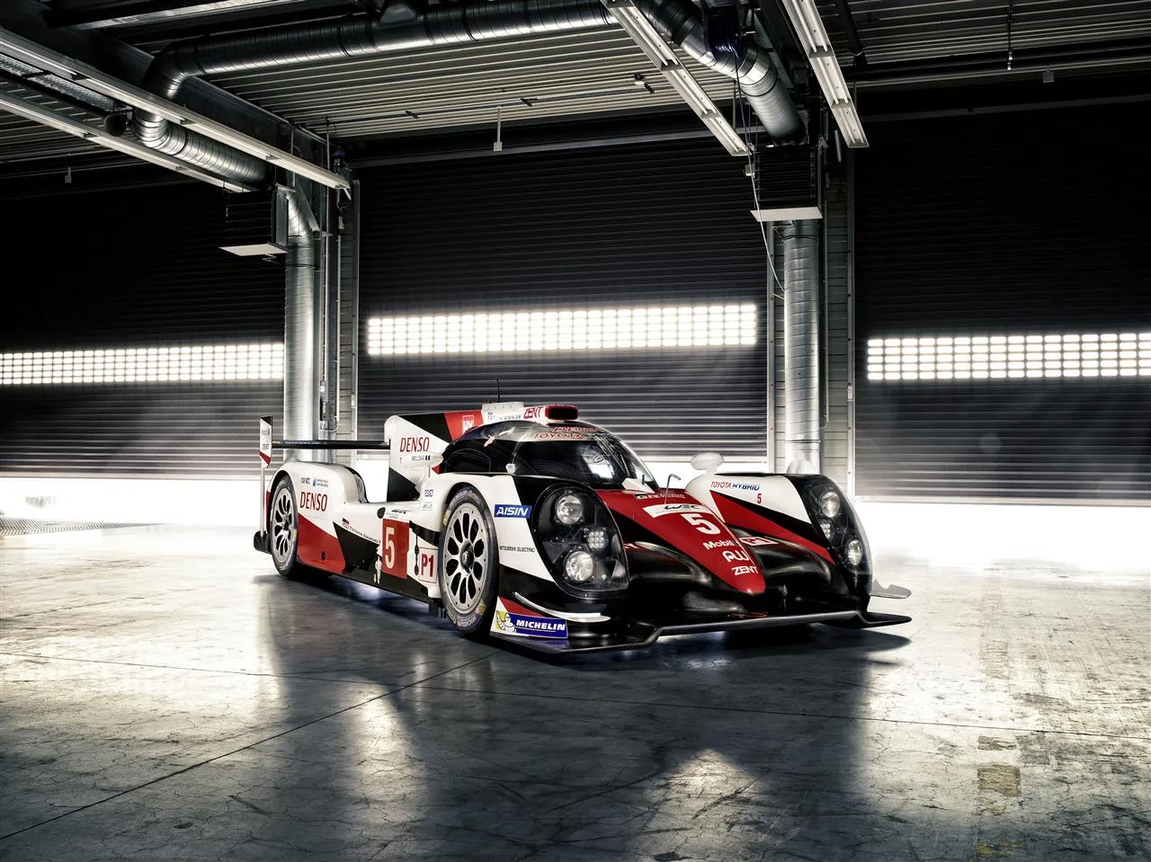 TS050 to nowy, hybrydowy bolid Toyoty. class="wp-image-489090"