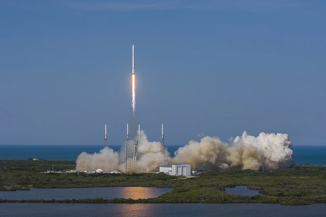 Falcon Spacex class="wp-image-493589"