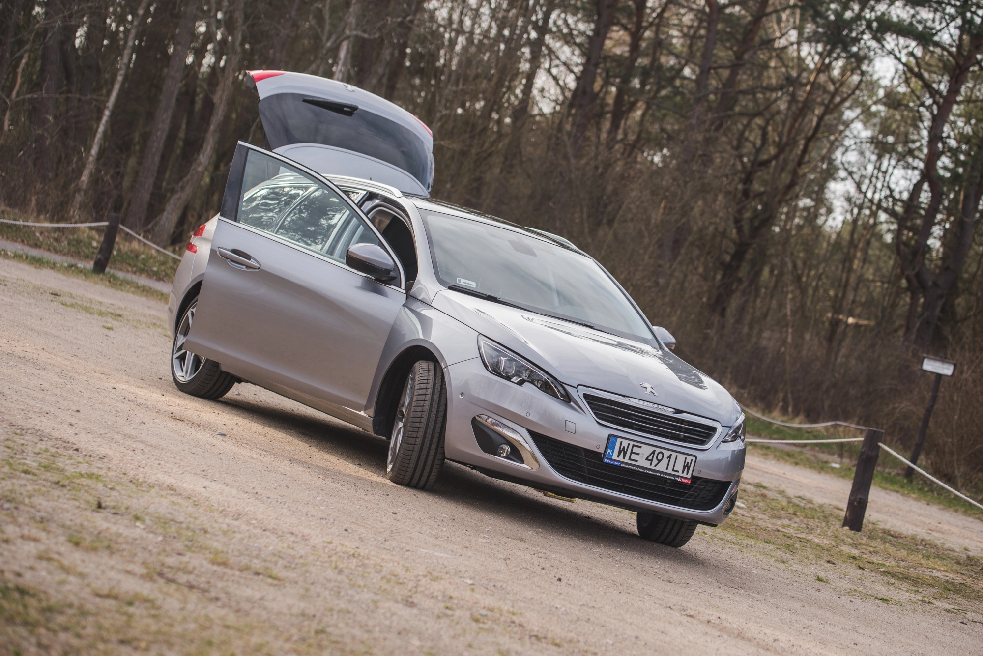 Peugeot-308-sw (35) class="wp-image-493047"