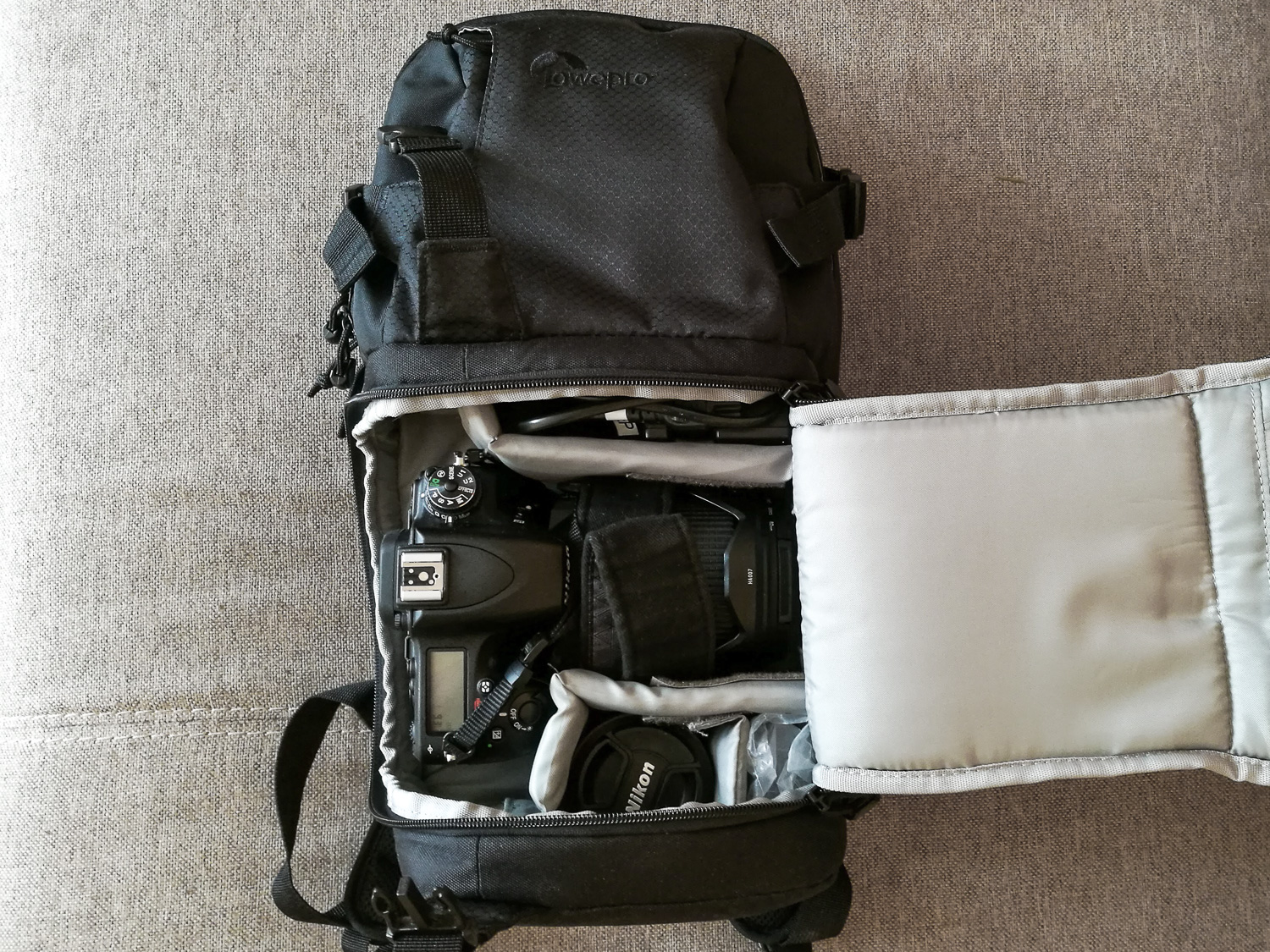 Lowepro DSLR Video Fastpack 150 AW class="wp-image-493955" 