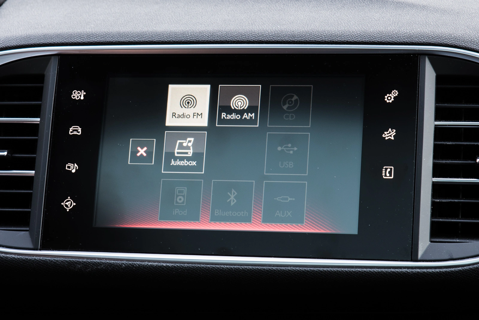 peugeot-308-audio-001-2 class="wp-image-491720" 