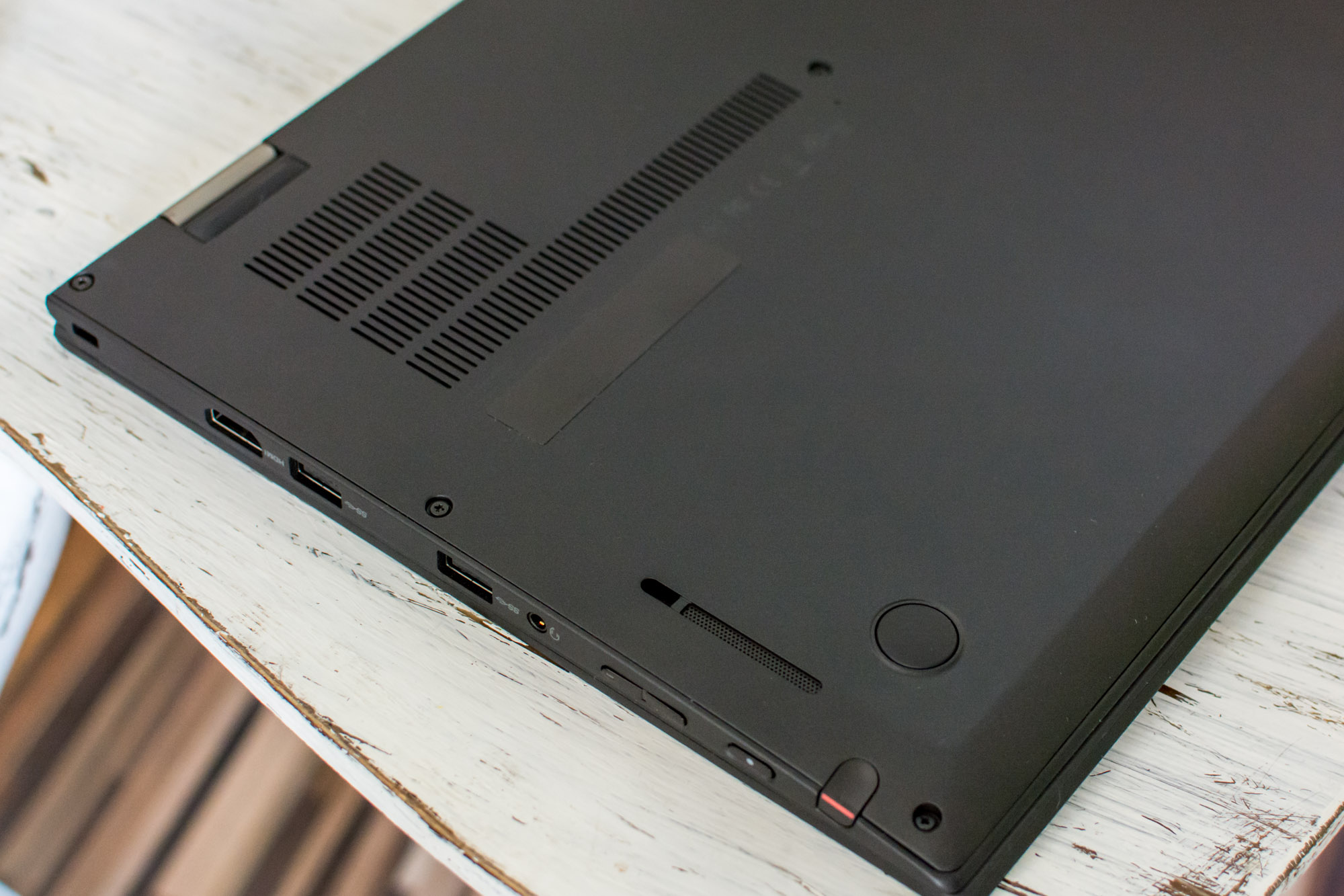 Lenovo-Thinkpad-X1-Yoga-18 class="wp-image-498379" 