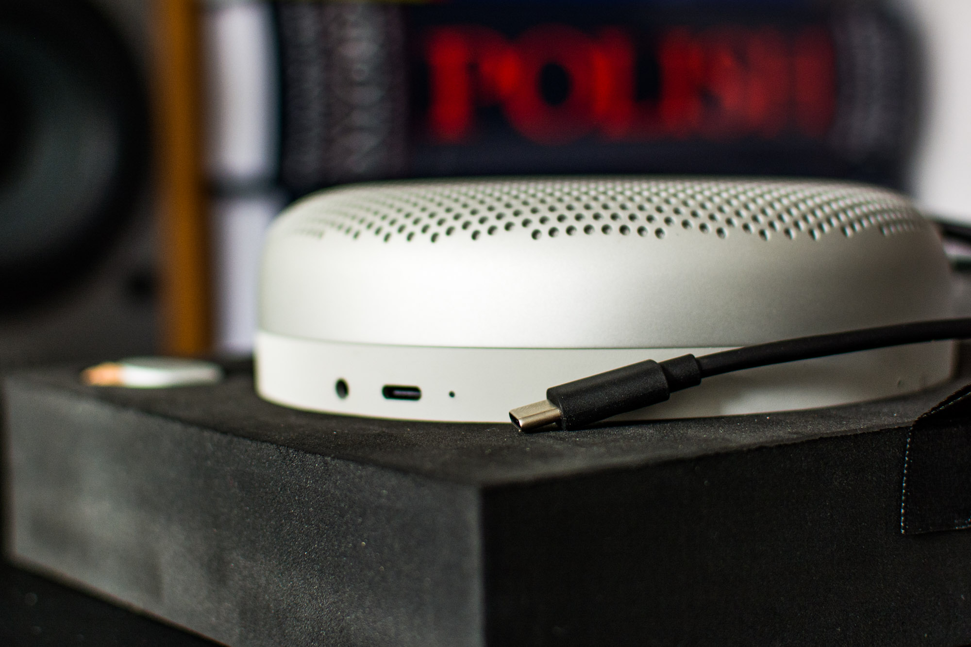 beoplay-a1-16 class="wp-image-497759" 