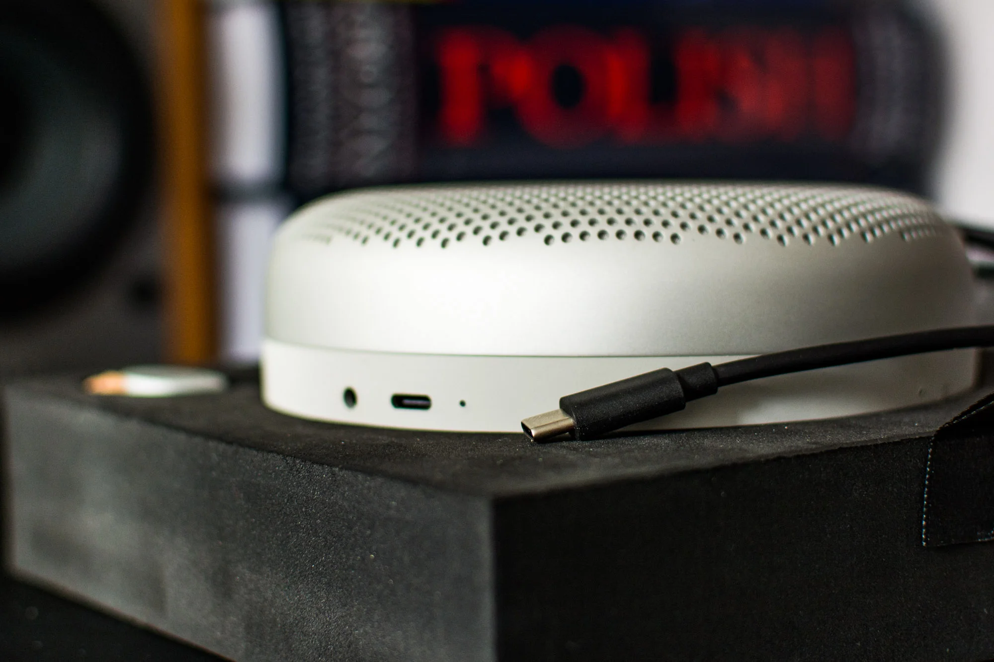 beoplay-a1-16 class="wp-image-497759" 