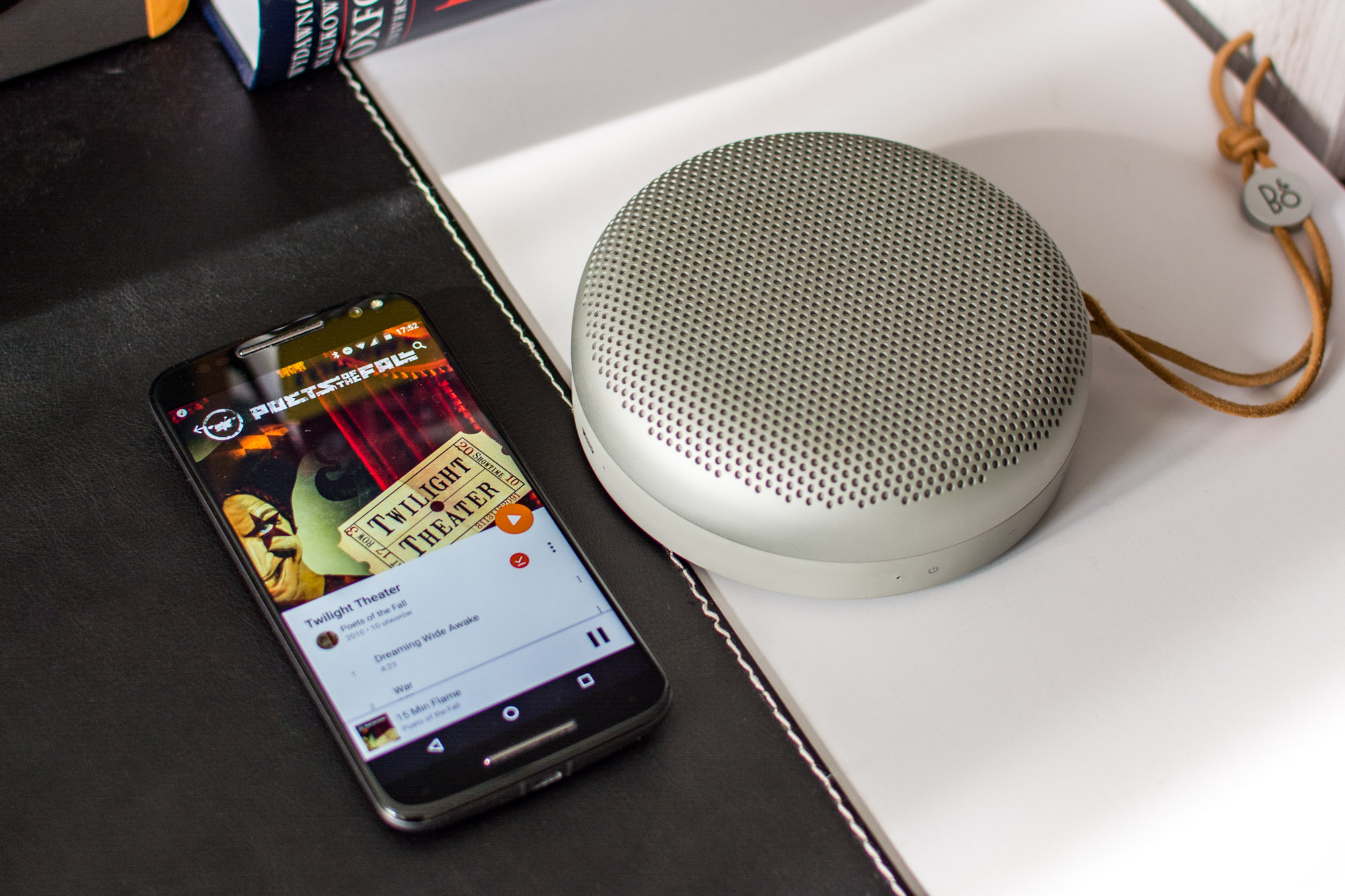 BeoPlay A1 to najlepszy mobilny głośnik Bluetooth. Kropka. class="wp-image-497754" 