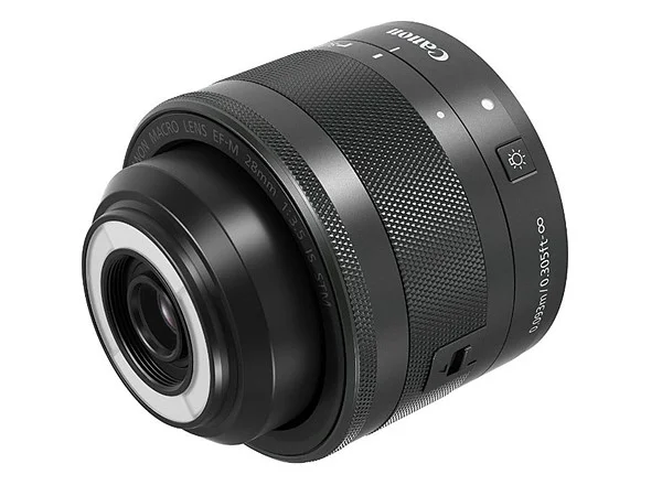 canon-ef-m-28mm-1 class="wp-image-495466"