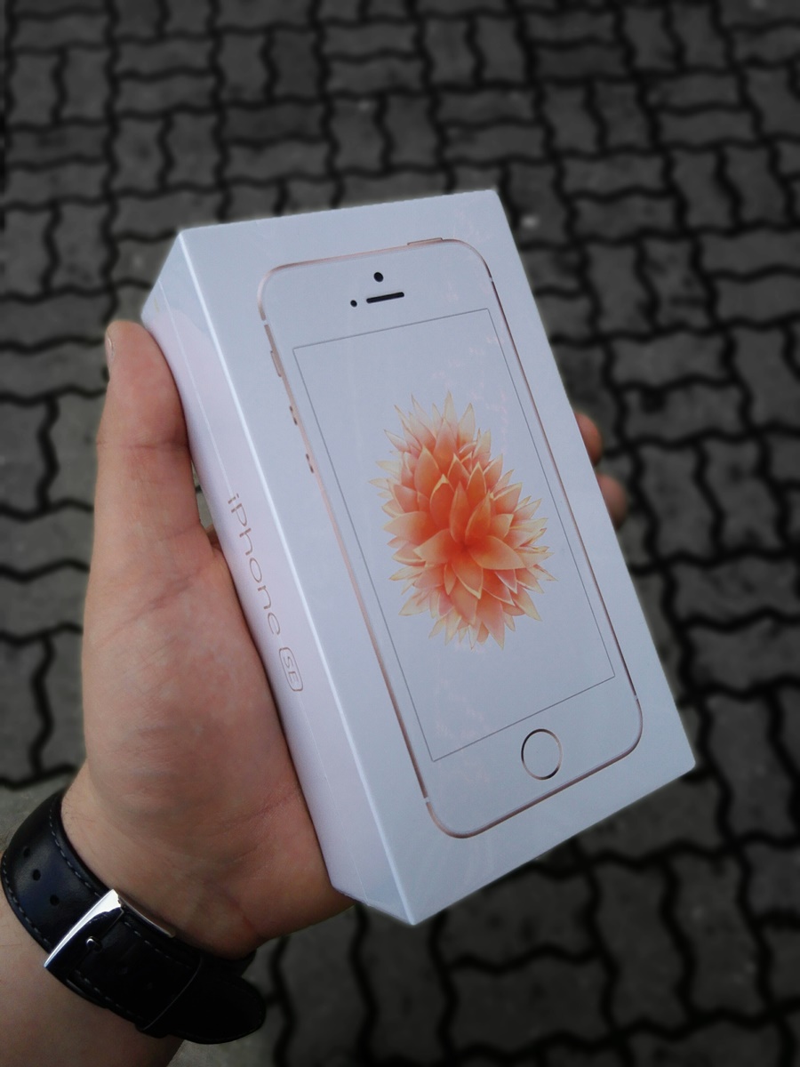 iPhone SE podbił serca klientów. 