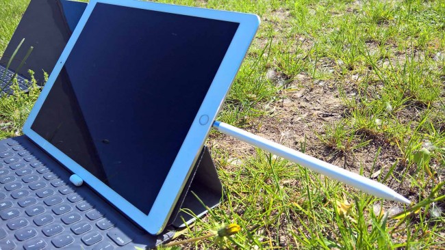 Surface Pro vs iPad Pro class="wp-image-497772" 