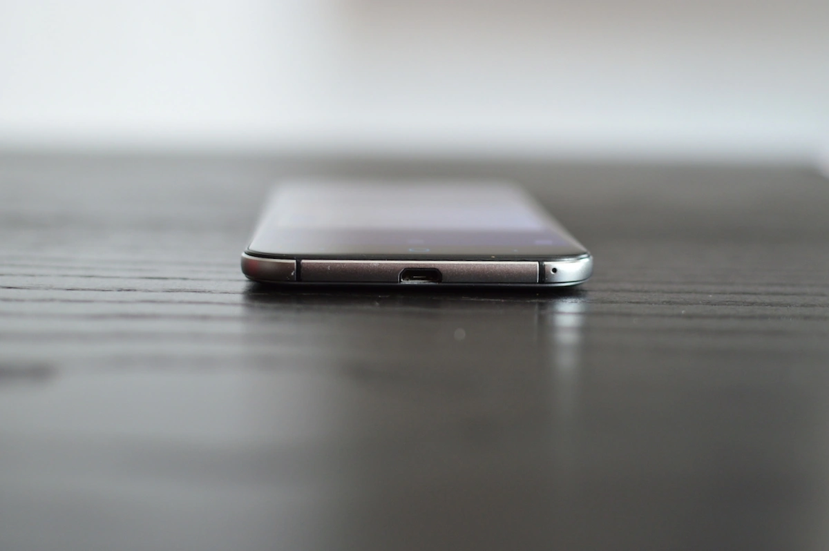 zte-blade-v6-10 class="wp-image-495968" 