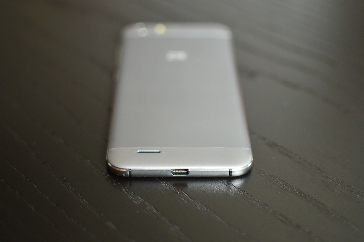 zte-blade-v6-3 class="wp-image-495961" 
