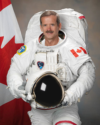 384px-Chris_Hadfield_2011 class="wp-image-499297"