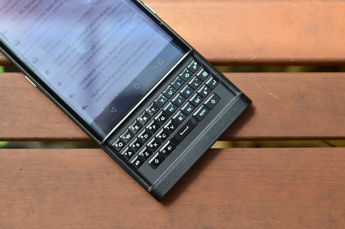 blackberry-priv-2-1 class="wp-image-500861" 