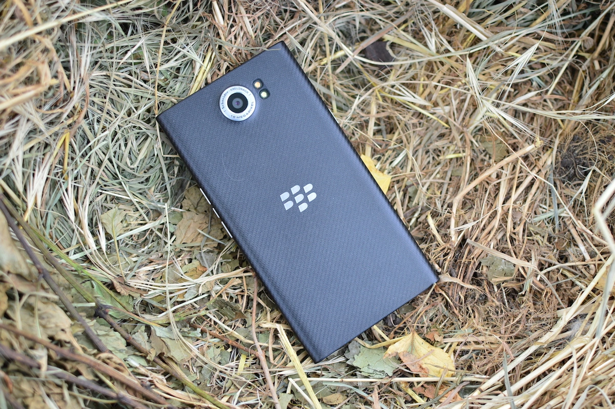 blackberry-priv-2-10 class="wp-image-500870"