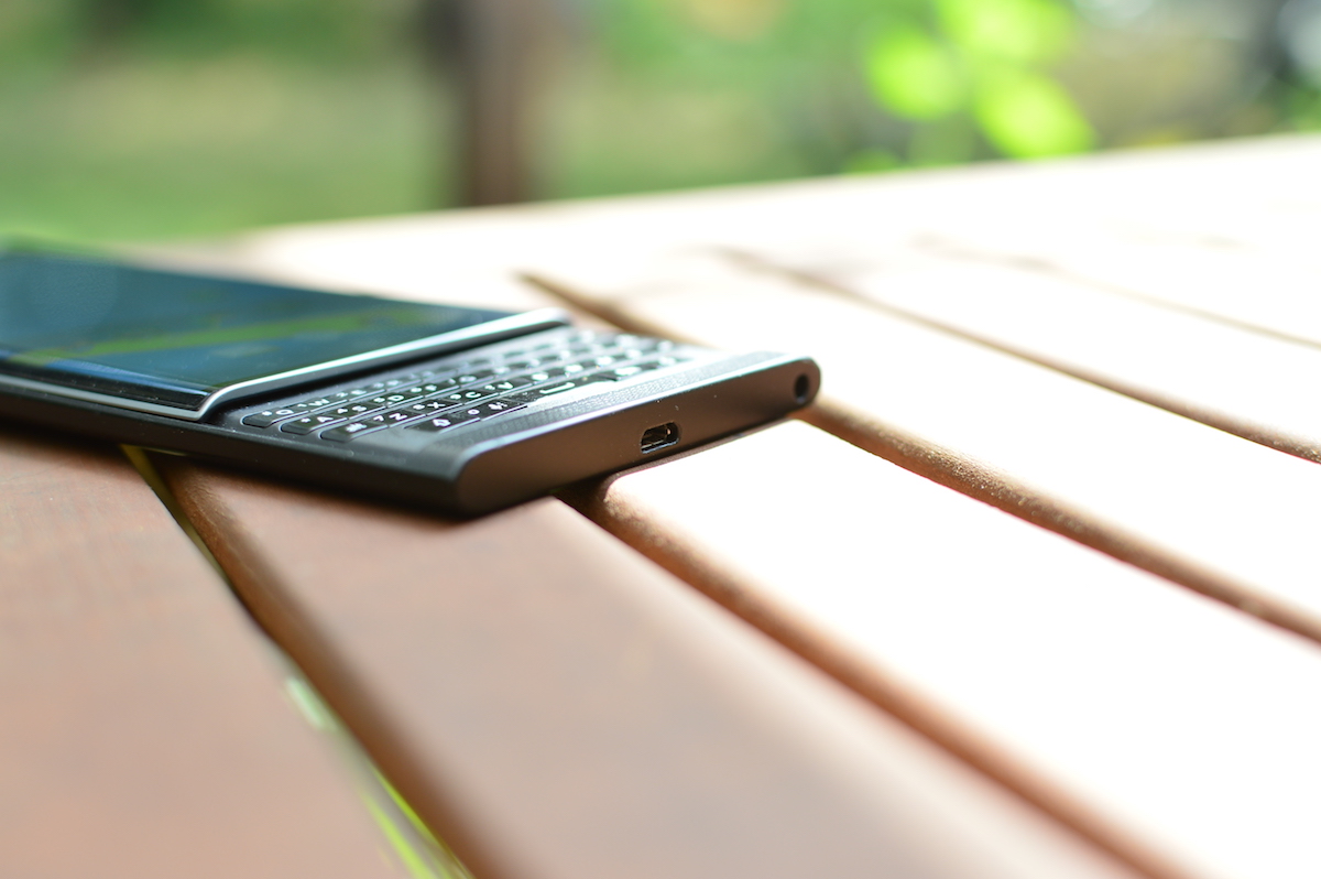 blackberry-priv-2-2 class="wp-image-500862" 