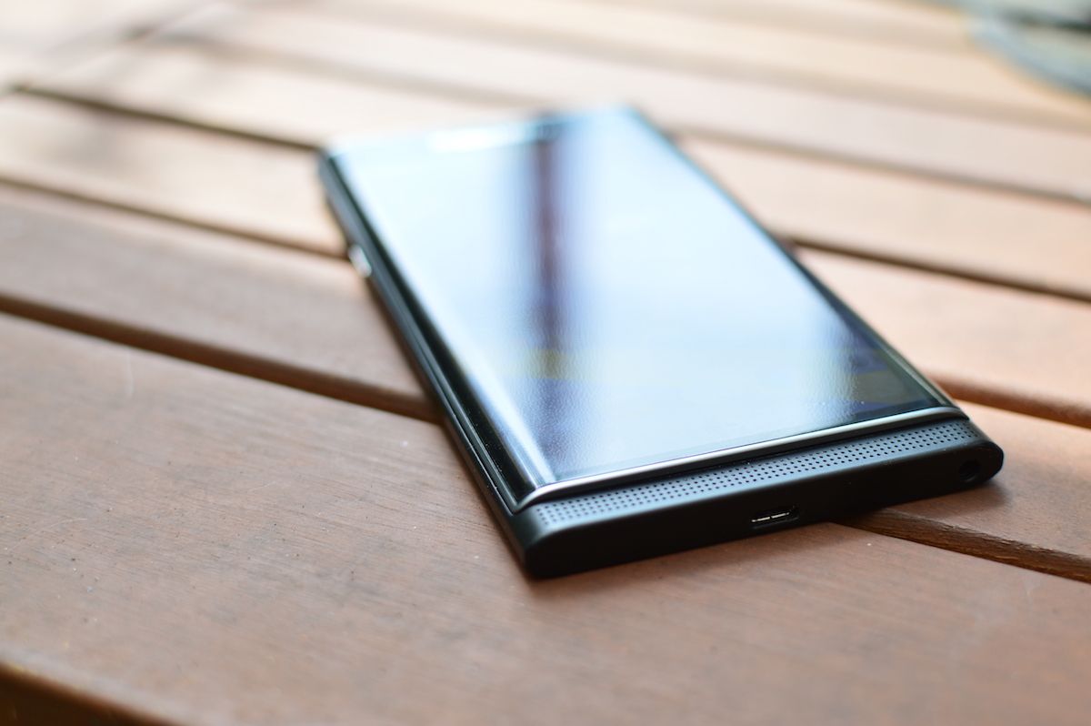 blackberry-priv-2-3 class="wp-image-500863" 