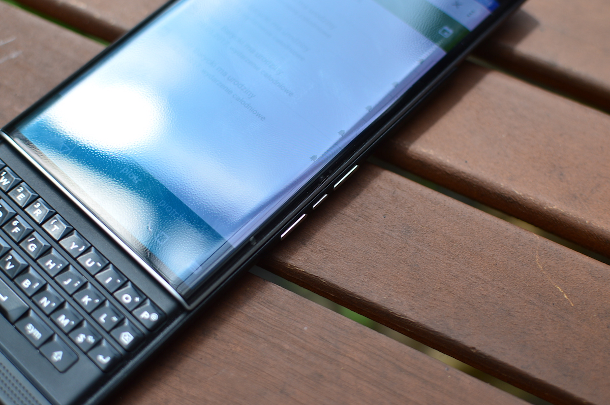 blackberry-priv-2-5 class="wp-image-500865" 