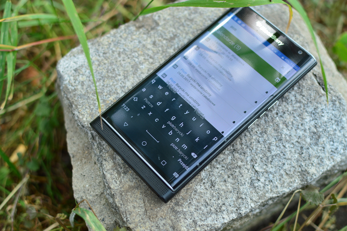 blackberry-priv-2-7 class="wp-image-500867" 