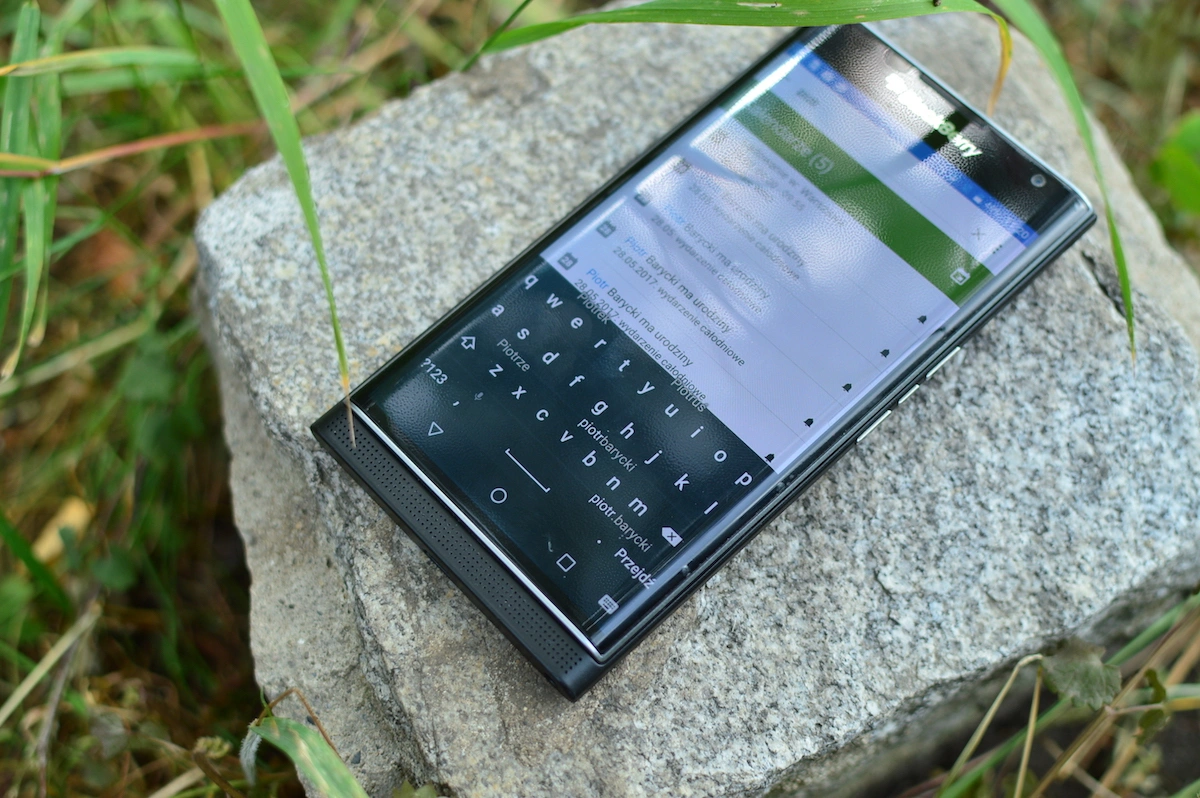 blackberry-priv-2-7 class="wp-image-500867"