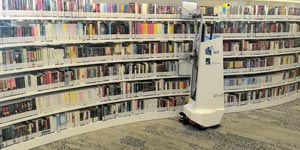 robot-bibliotekarz class="wp-image-500083" 