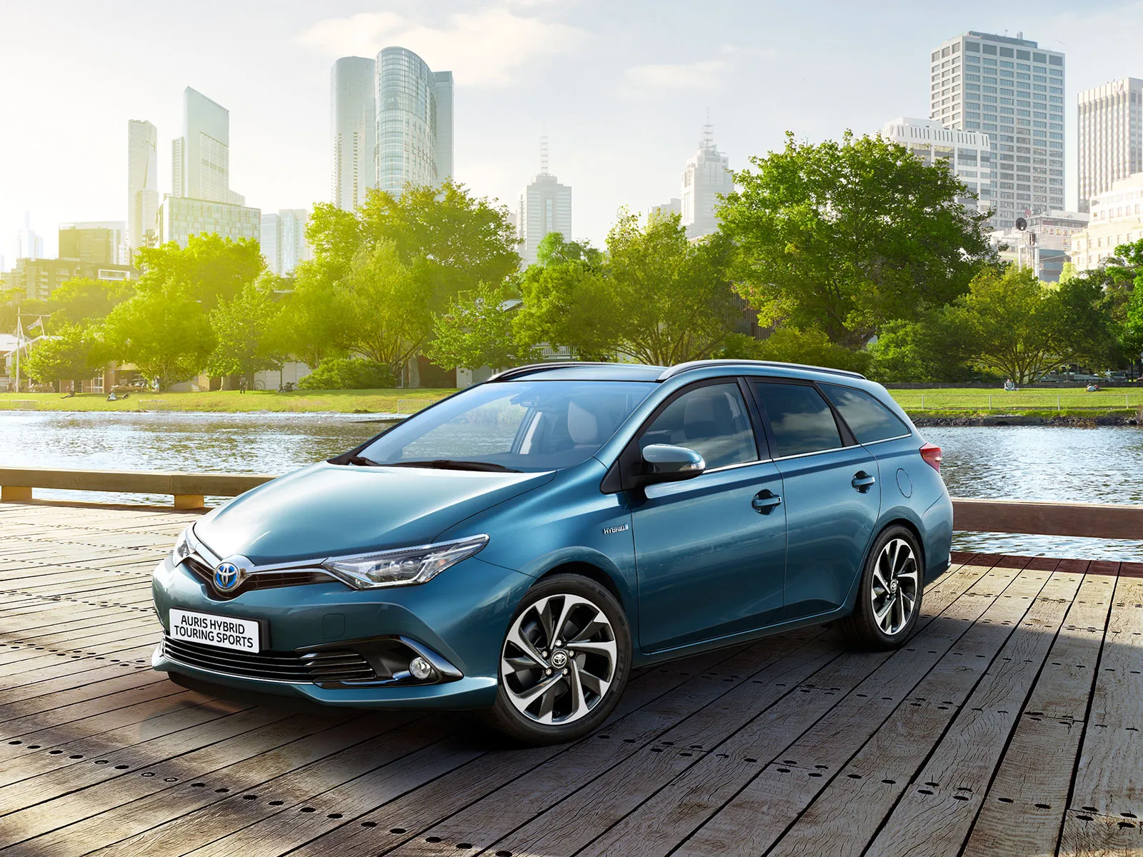 toyota-auris-ts-na-zewnatrz-03-pl-full_tcm-1015-610495 class="wp-image-501771"