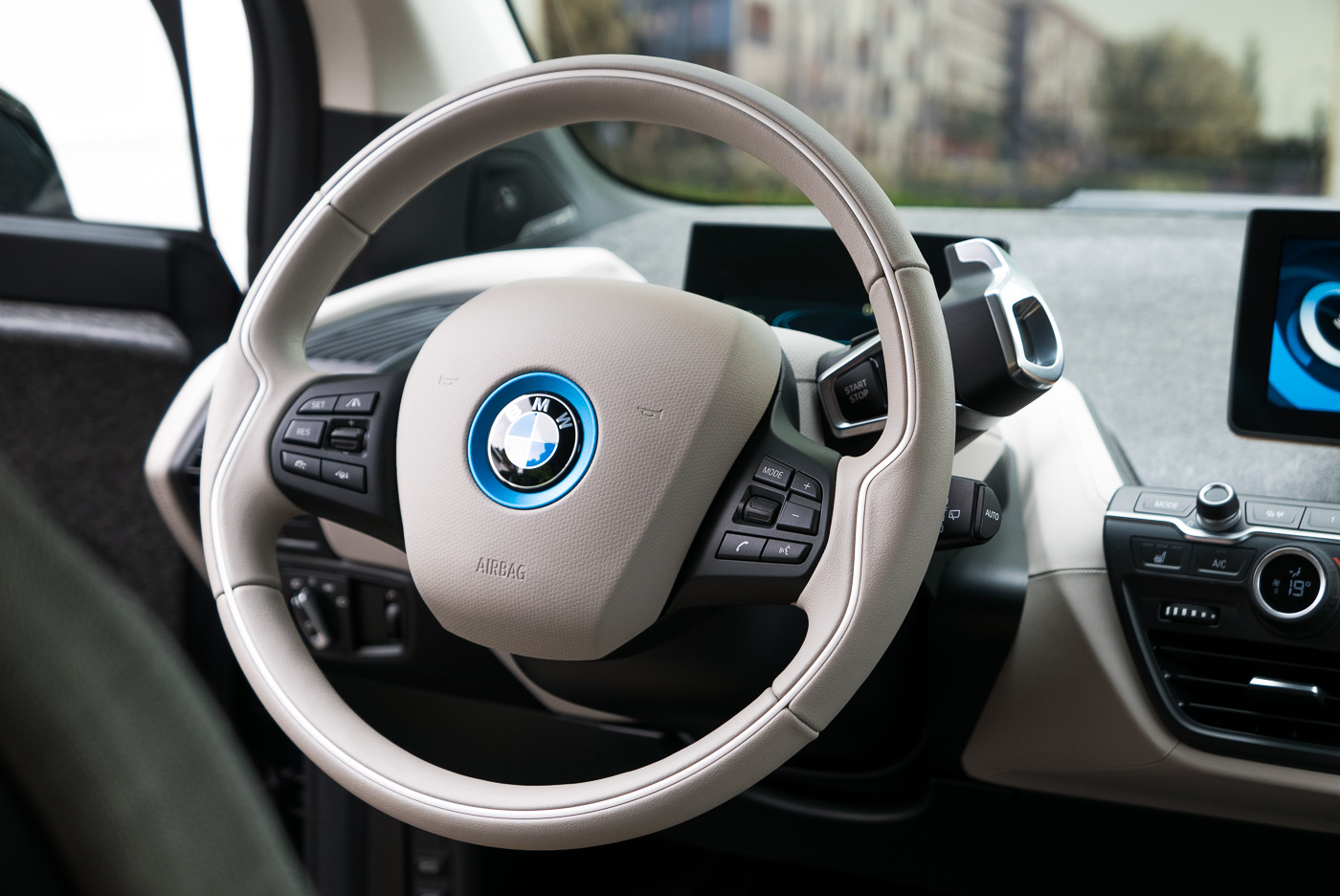 BMW-i3-6 class="wp-image-507941" 