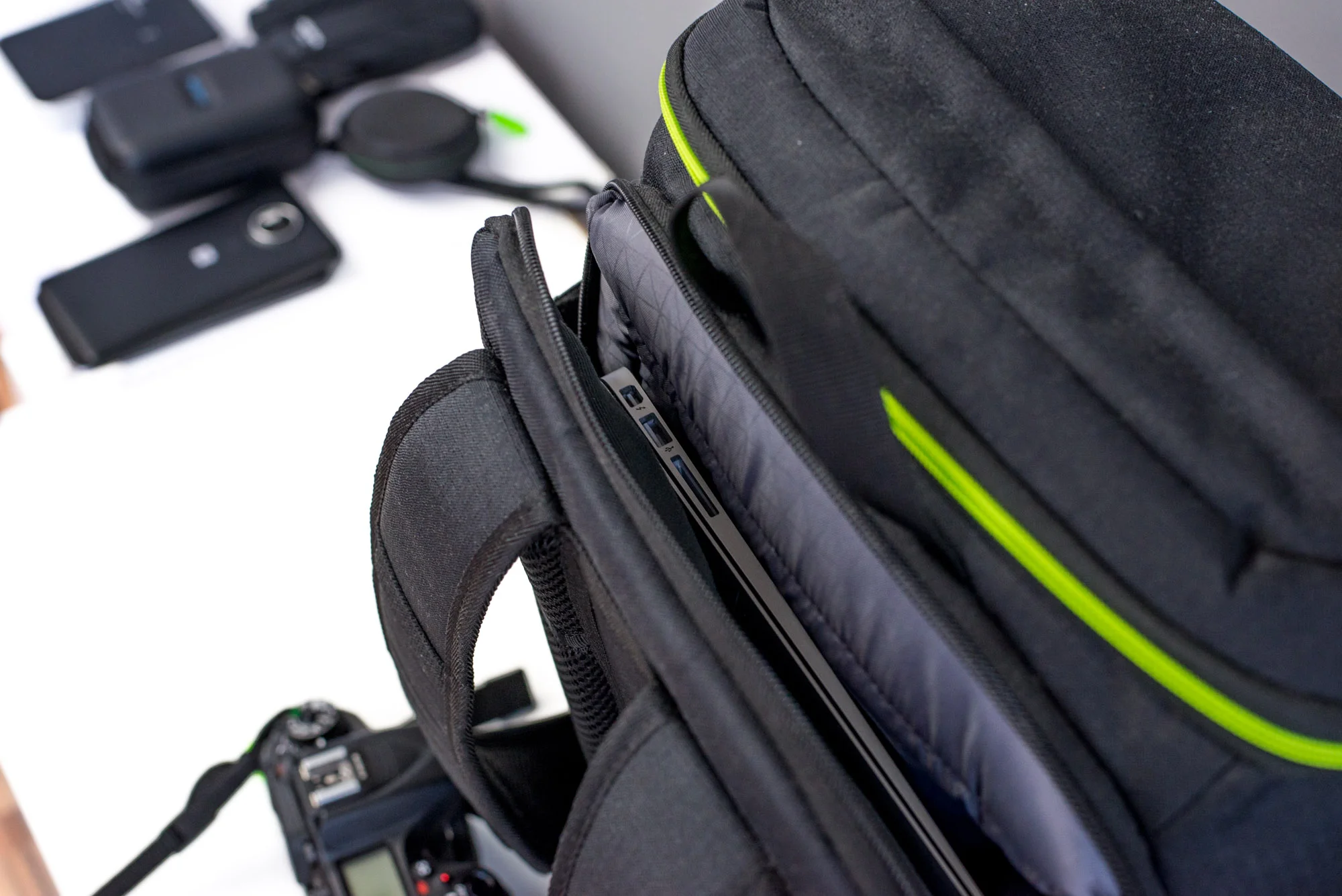 Case-Logic-Kontrast-Pro-DSLR-Bagpack-4 class="wp-image-505046" 